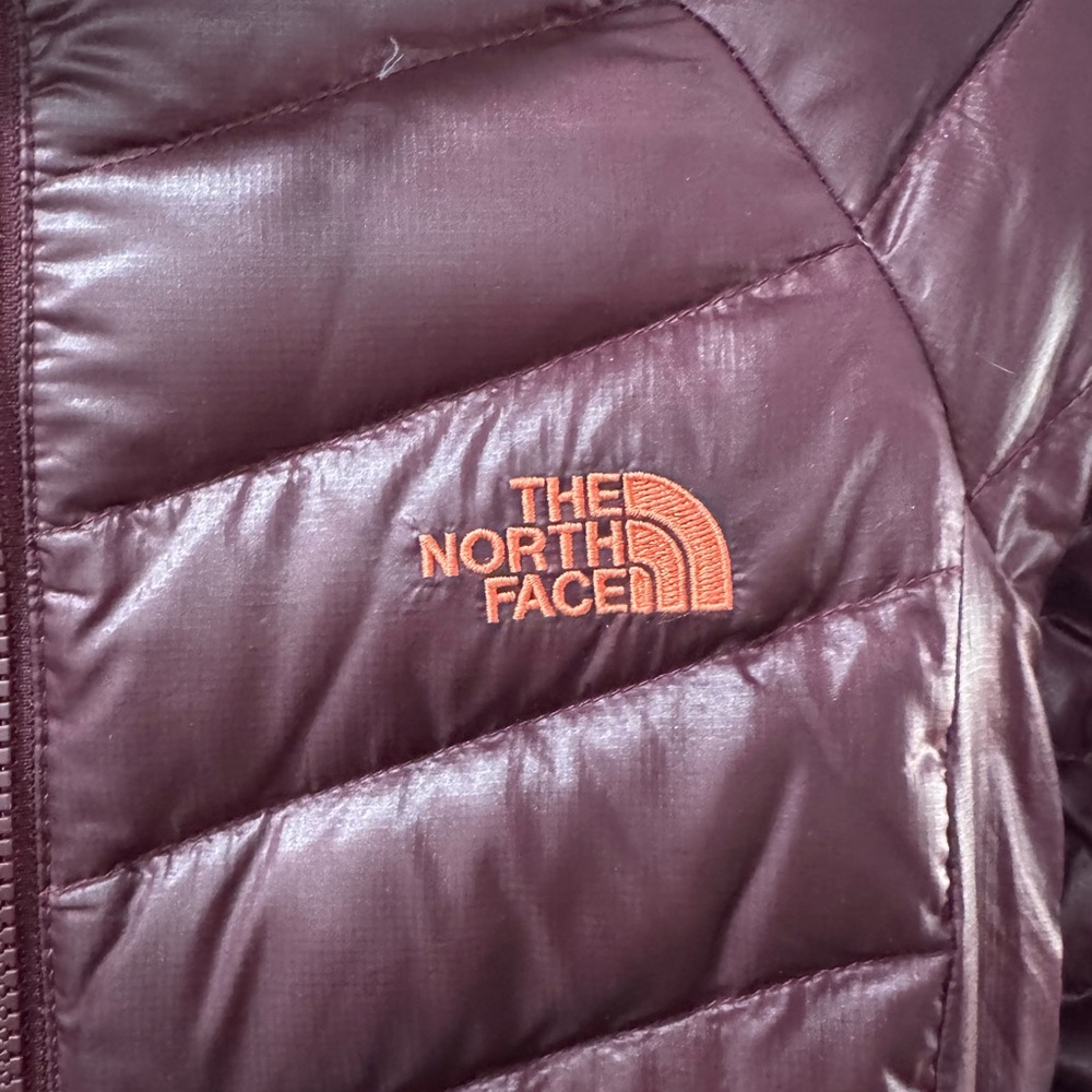 NORTH FACE WOMENS EXTRA SMALL MAROON JACKET - Picture 2 of 12